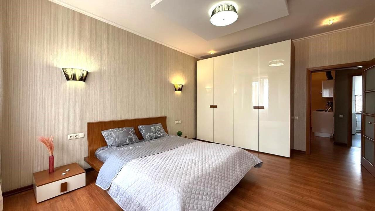 Appartement Mironositskaya 75 à Kharkiv Extérieur photo